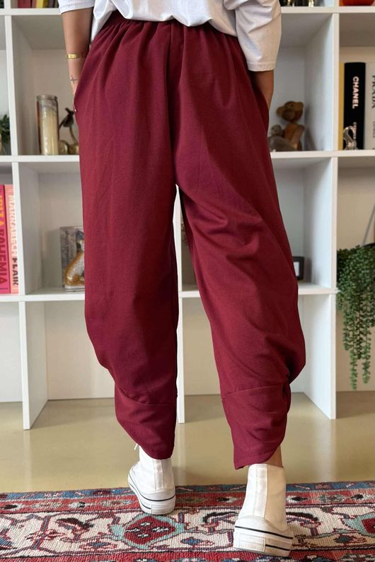 The Sunday Morning 7/8 Twist Pant Burgundy